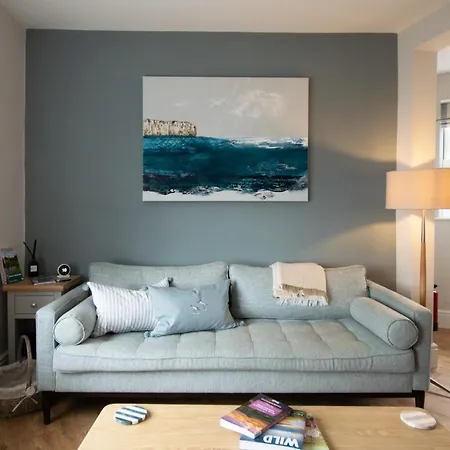 Church St. Retreat, 아파트 *