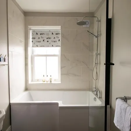 Church St. Retreat, * Filey